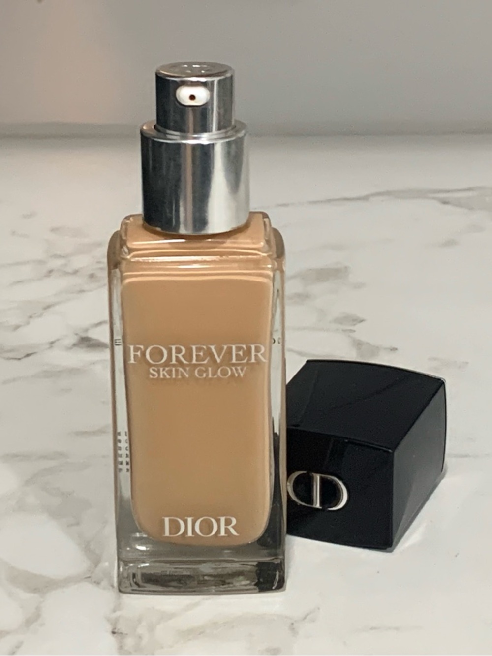80-85% full - Dior Forever skin glow foundation- 2.5W